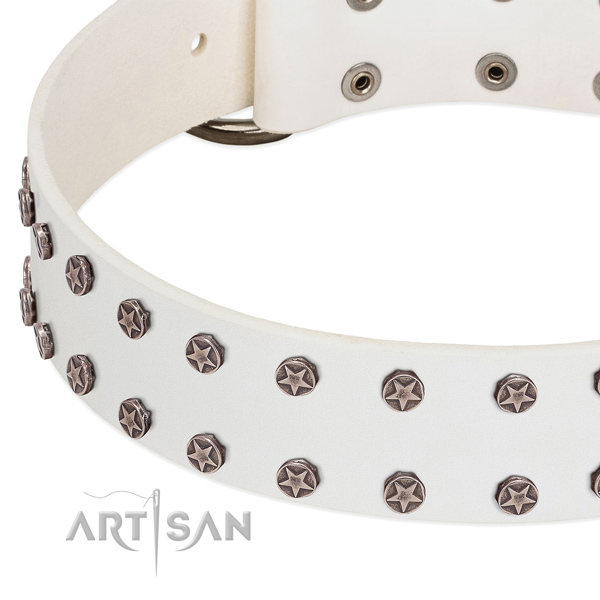 Inimitable genuine leather dog collar for comfortable wearing