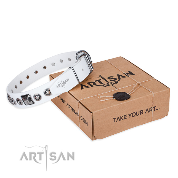 Top rate natural genuine leather dog collar crafted for easy wearing