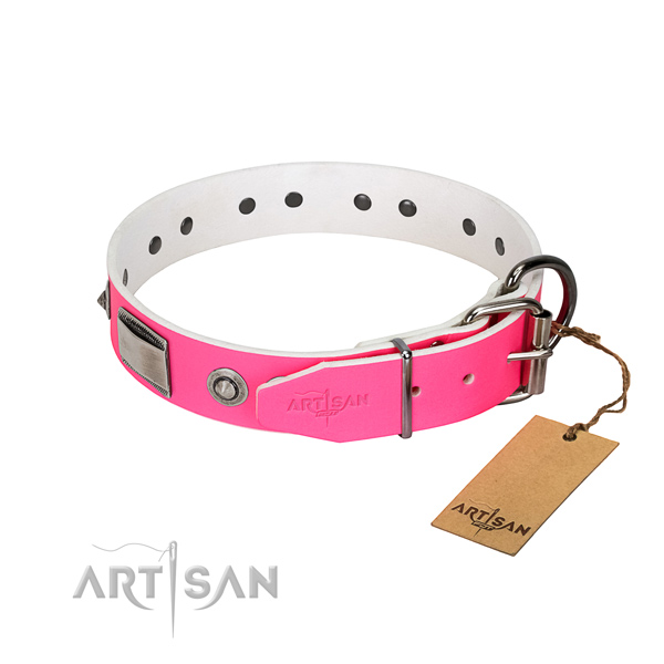 Easy to adjust dog collar of genuine leather with embellishments