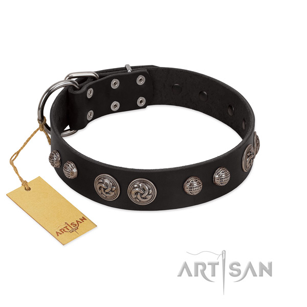Top notch full grain genuine leather dog collar for handy use