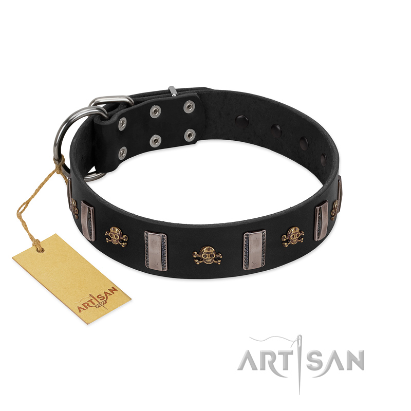 "Pirates' Symbol" Fashionable FDT Artisan Black Leather Amstaff Collar with Silver-Like Plates and Gold-Like Skulls