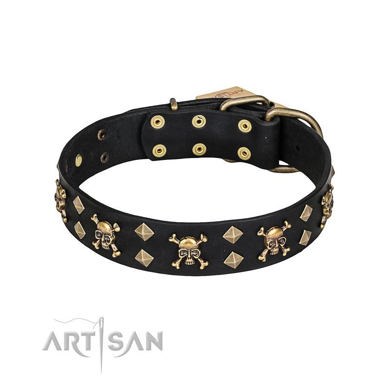 "Jolly Rojer" FDT Artisan Leather Amstaff Collar with Pirate Skulls and Studs - 1 1/2 inch (40 mm) wide - Click Image to Close
